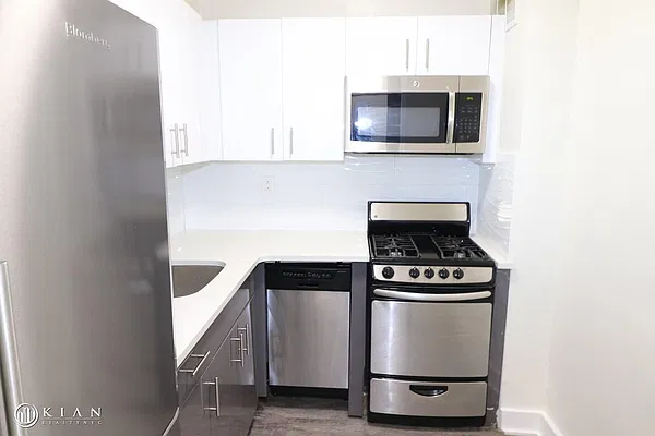 Rented by Kian Realty | media 4