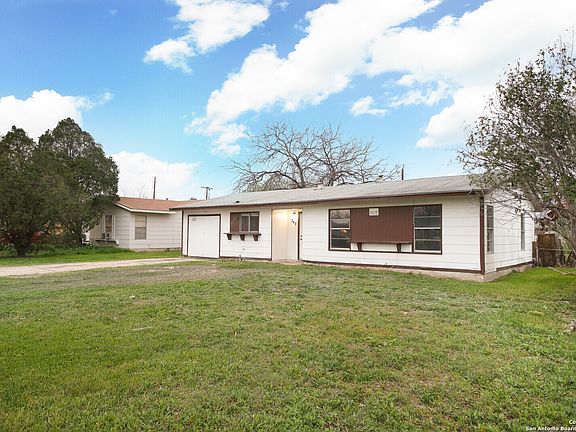 3rd image of 347 JAMAICA DR