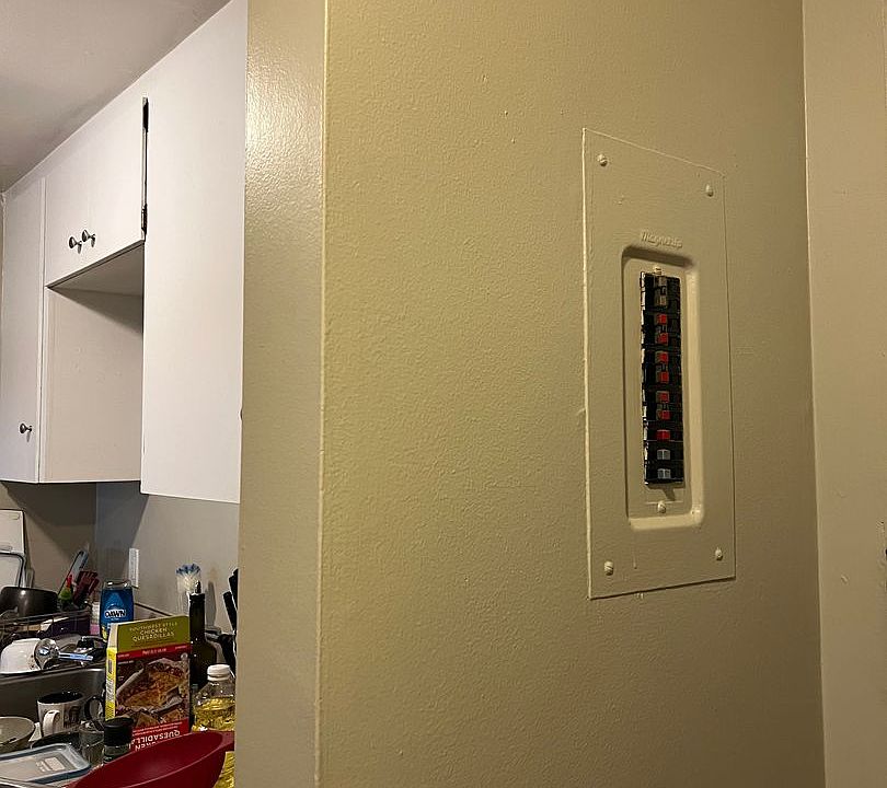 1st image of 6805 & 6811 Woodlawn Ave NE #1-110-46