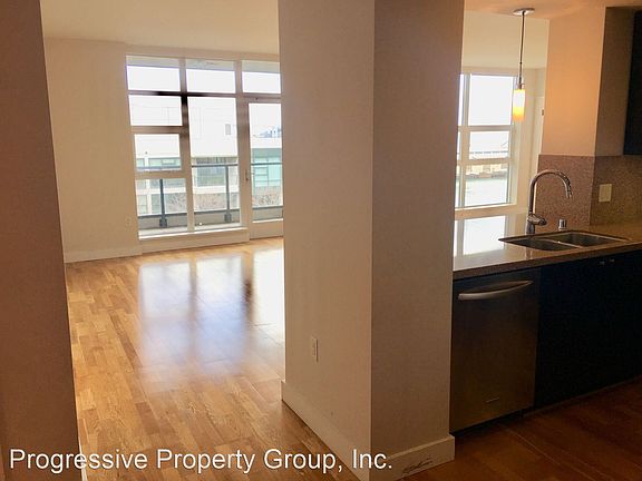 3rd image of 330 Mission Bay Blvd #703