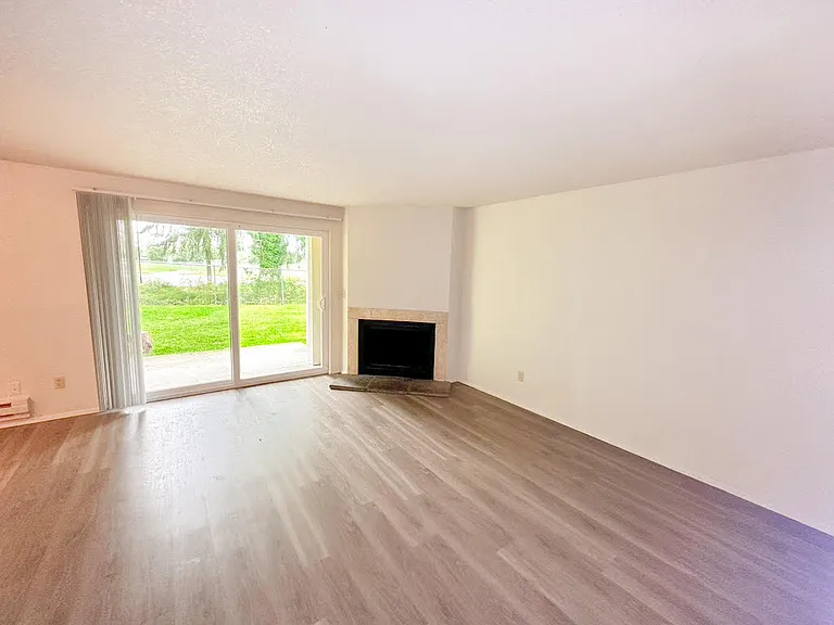 Parkview Apartments — Photo 10