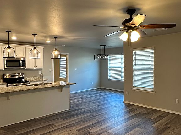 3rd image of 1057 Heritage Way