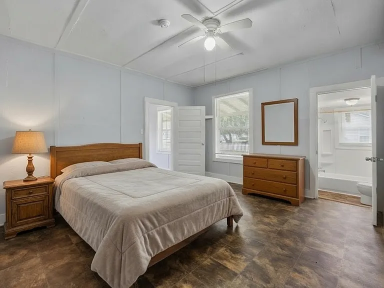 3701 Fairview St SW — Photo 7
