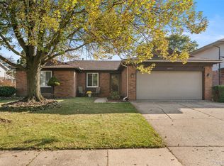 44999 N Spring Dr, Canton, MI 48187