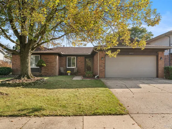 44999 N Spring Dr, Canton, MI 48187