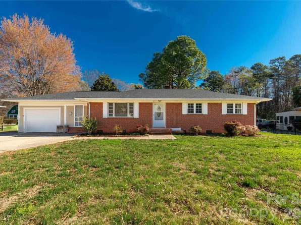 2033 Kimway Dr, Matthews, NC 28105