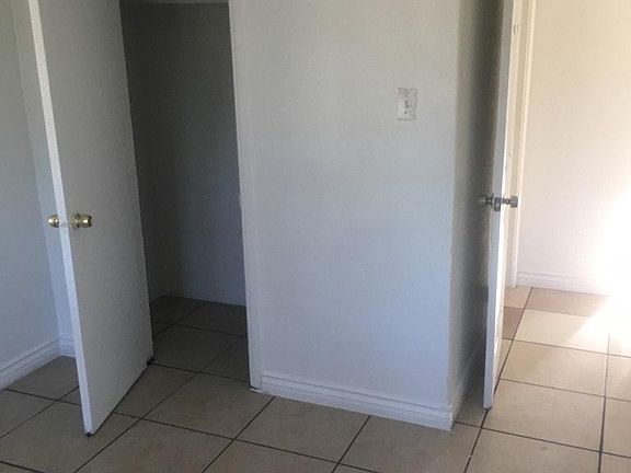 4th image of 287 W 39th St