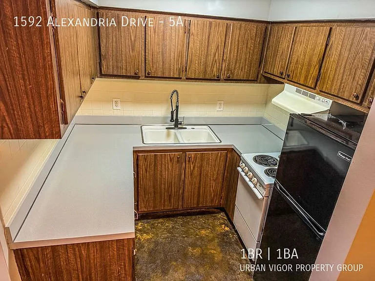 1592 Alexandria Dr #5A — Photo 21