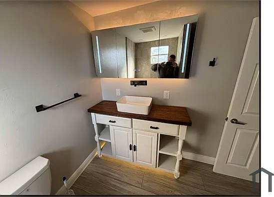 3 bed, 1390 sqft, $2,100 — Photo 2