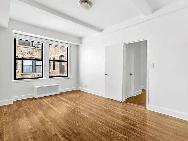 12 E 86th St #703 — Photo 5