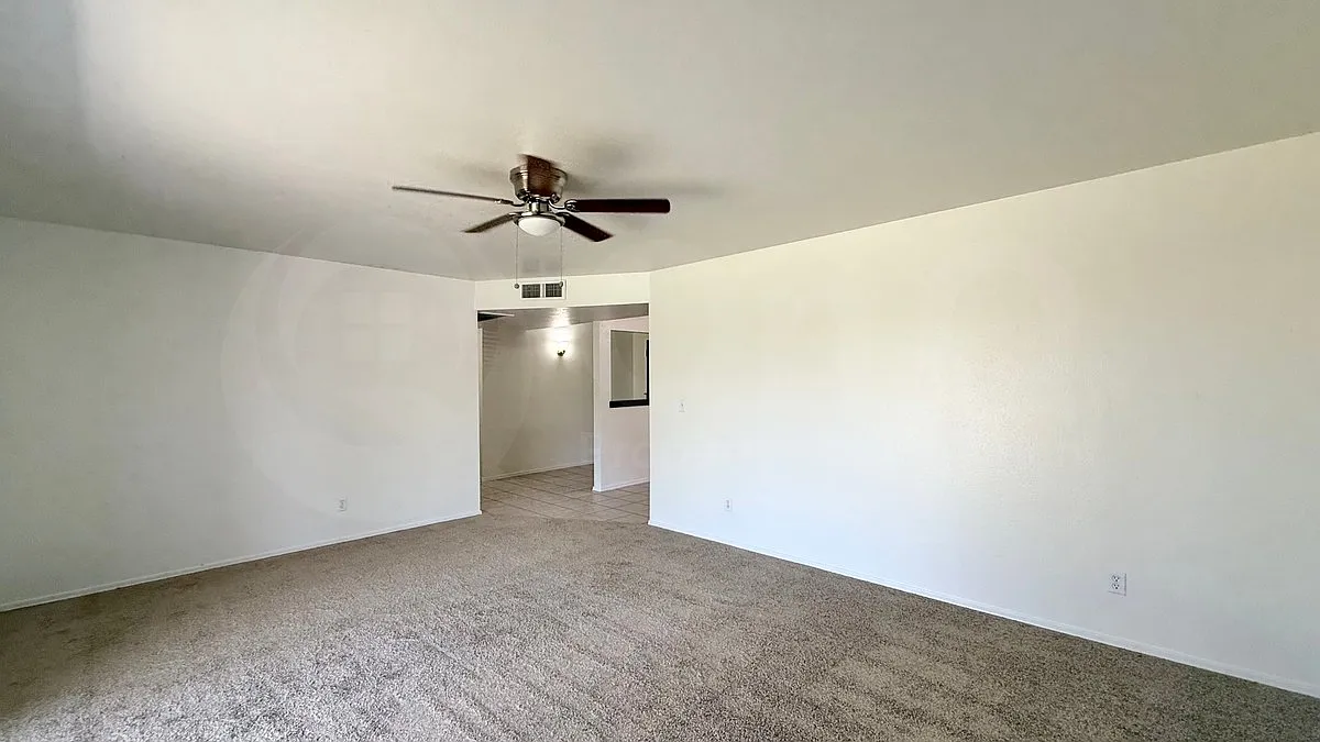 3 bed, 1.5 bath, 1400 sqft, $1,949 — Photo 4