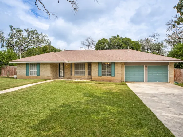 313 Sagecrest Dr, Hollywood Park, TX 78232