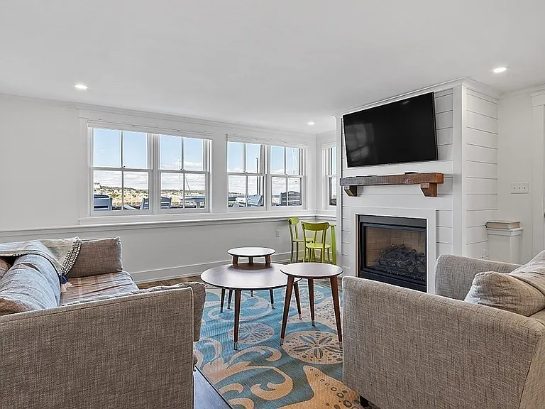 25 Atlantic Ave #2 — Photo 3