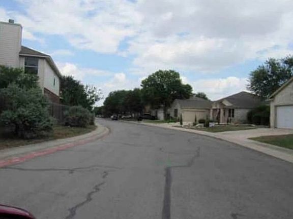 Exterior Neighborhood (street photo)