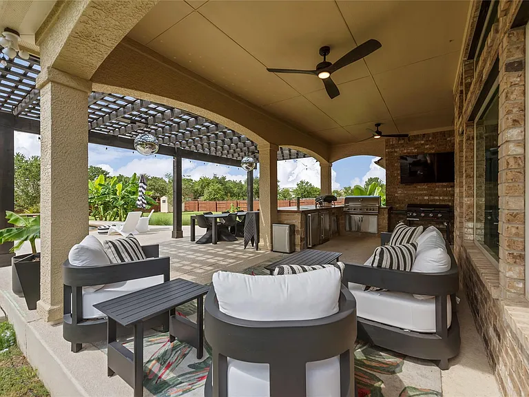 12305 Lostwood Cir — Photo 30