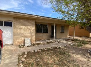 3201 Radcliff Dr, Roswell, NM 88203