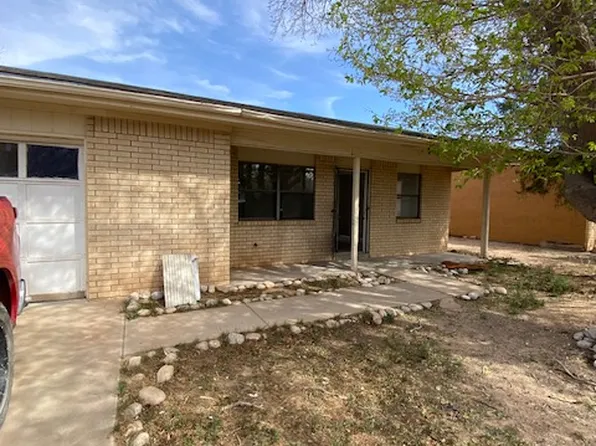 3201 Radcliff Dr, Roswell, NM 88203