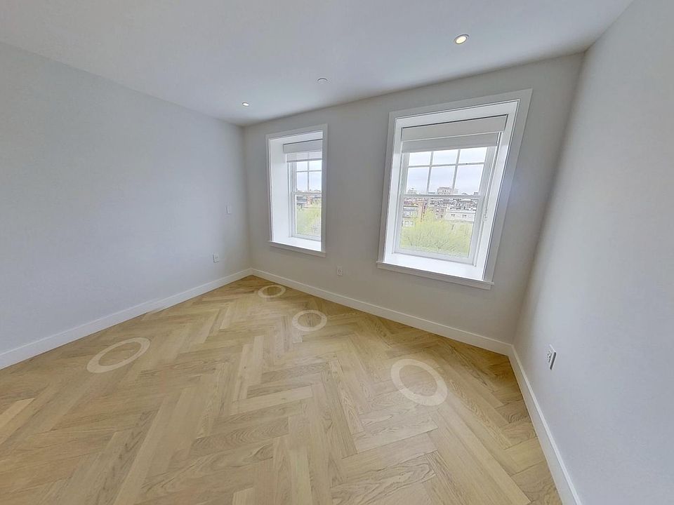 2nd image of 11 Commonwealth Ave #4