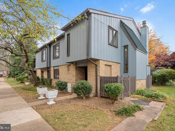 1802 Ivy Oak Sq, Reston, VA 20190