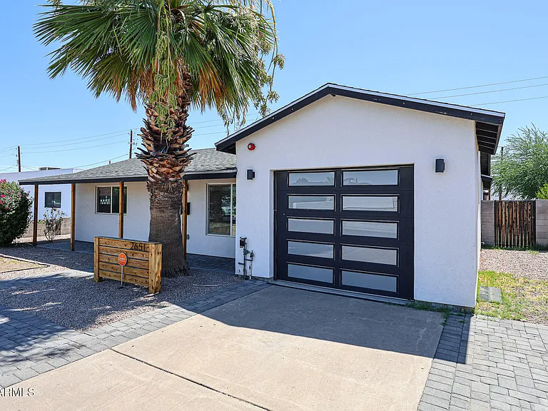 2651 N 71st Pl — Photo 3