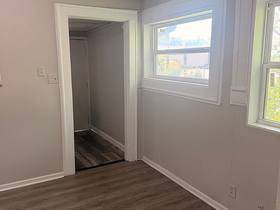 5th image of 1021 N Ewing St