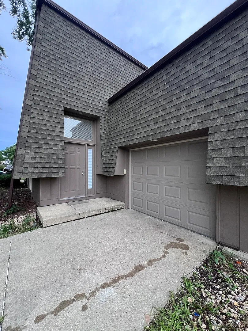 3 bed, 1.5 bath, 1428 sqft, $2,400 — Photo 2