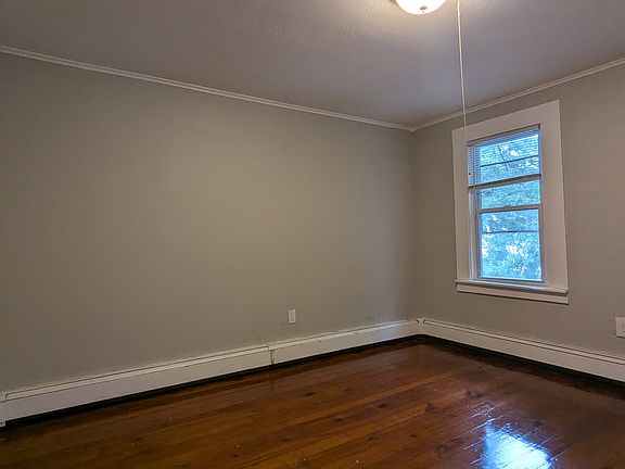 3rd image of 128 Greenwich Ave