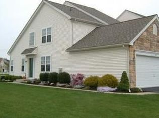 240 Park Ridge Dr, Easton, PA 18040