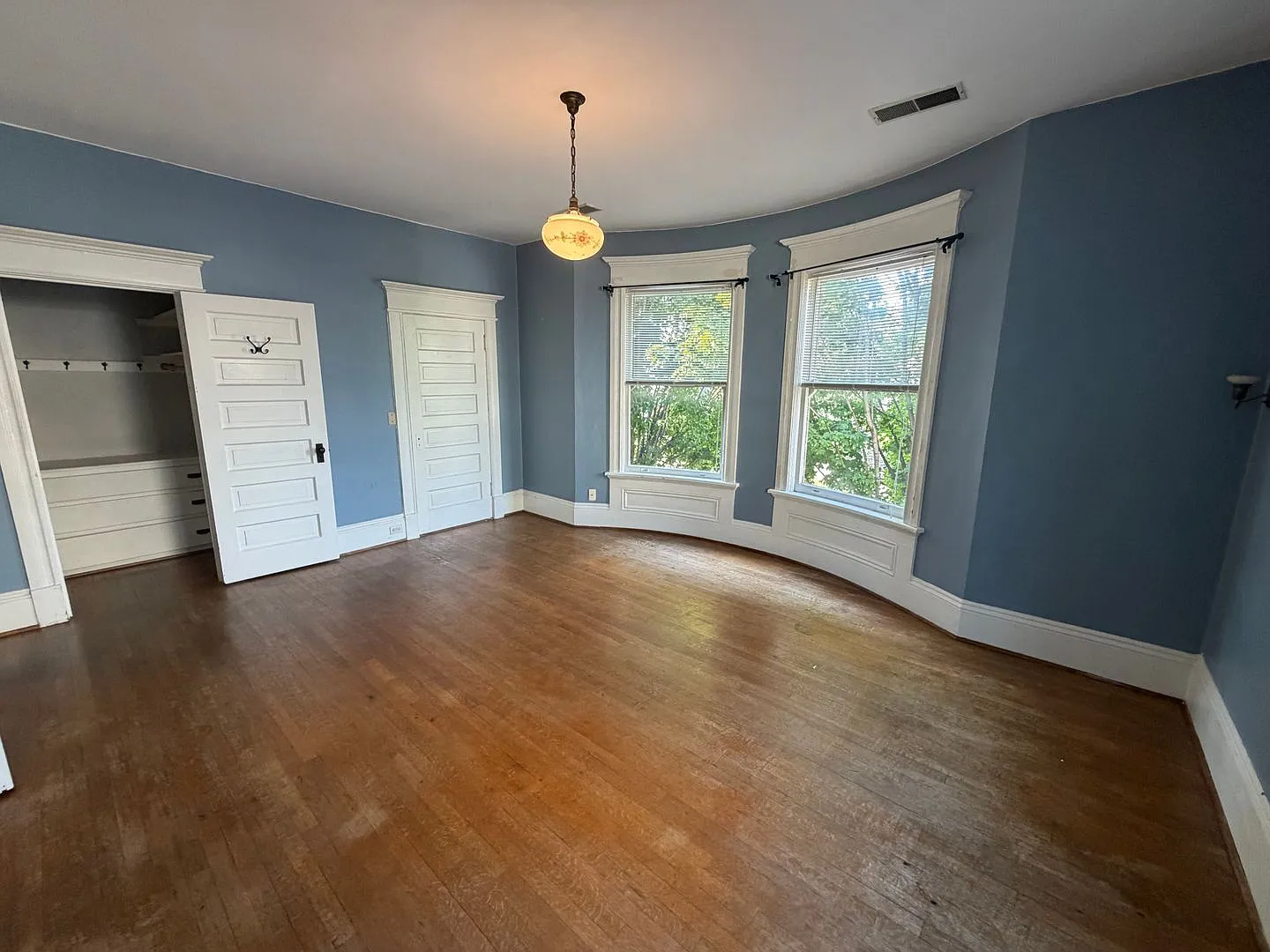 705 E. Walnut — Photo 4