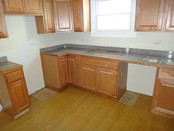 4th image of 1545 57th Ave