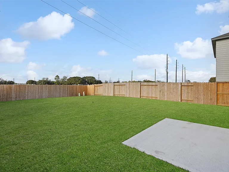 8807 Vacek Crossing Way — Photo 32