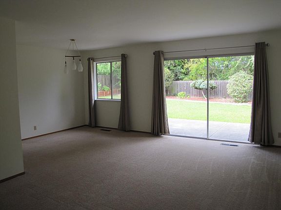 2nd image of 877 Appaloosa Dr