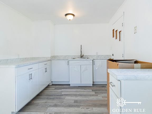 4th image of 904 NE 25th St