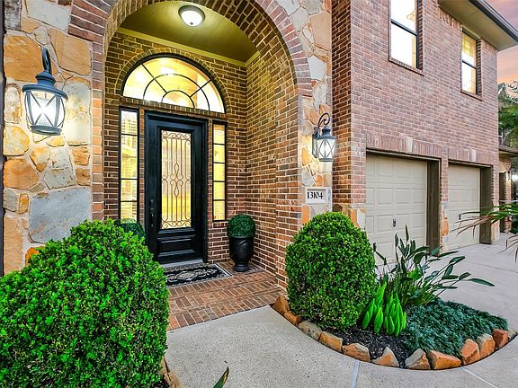 3rd image of 13104 Indigo Creek Ln