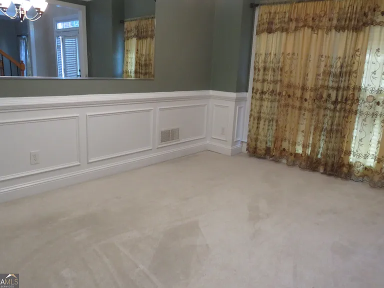 2205 Crescent Walk — Photo 31