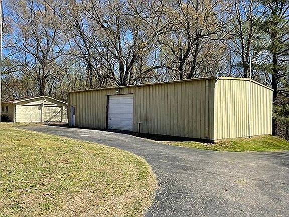30' x 60' insulated garage 