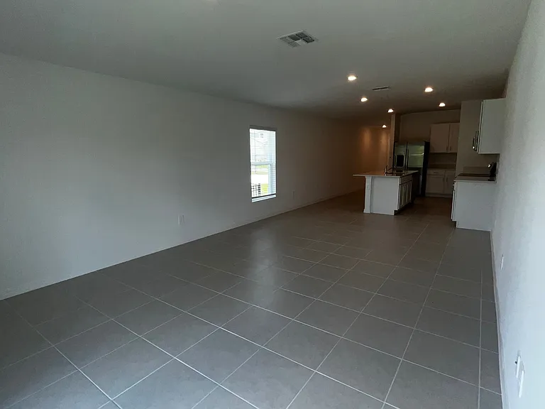 7702 Abagail Dr — Photo 9