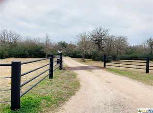 397 Albrecht Rd W, Victoria, TX 77905