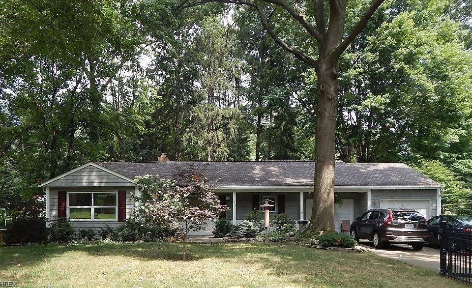 1st image of 374 Nob Hill Dr