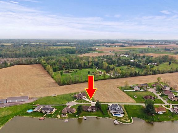 3rd image of 40 Carolyn Dr