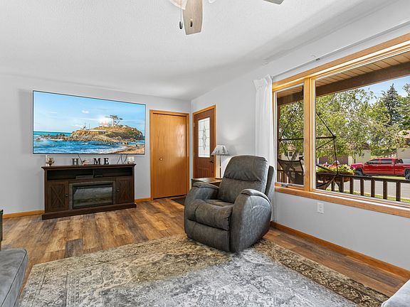 5th image of 306 Elm Court Dr