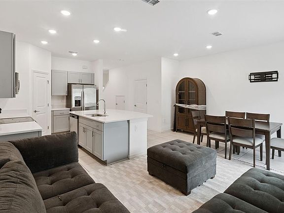 3rd image of 2251 PORTRAIT STREET