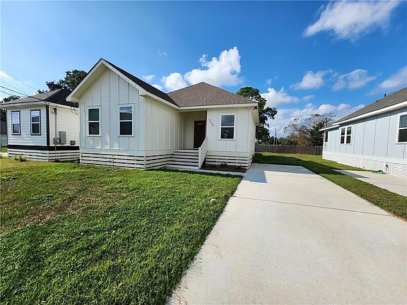 2nd image of 220 Trudeau Dr