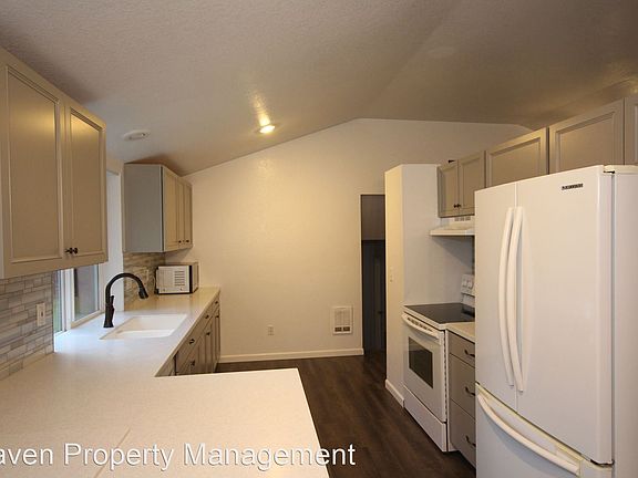 2nd image of 1533 Puget Dr E