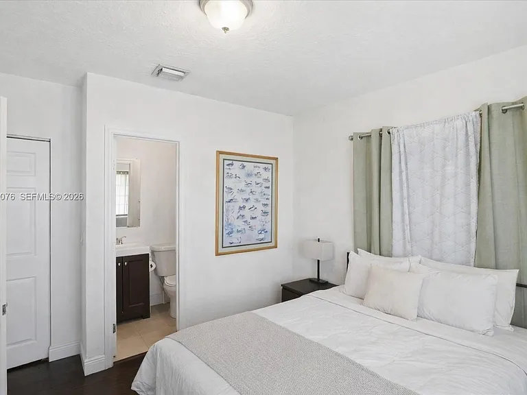 3645 SW 25th Ter — Photo 13