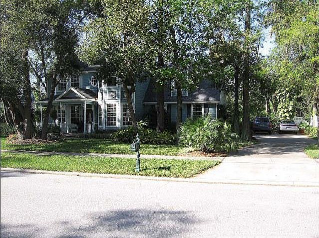 2nd image of 416 Courtlea Oaks Blvd