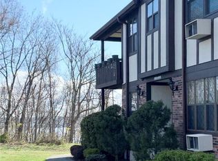 698 Sierra Vista Ln, Valley Cottage, NY 10989