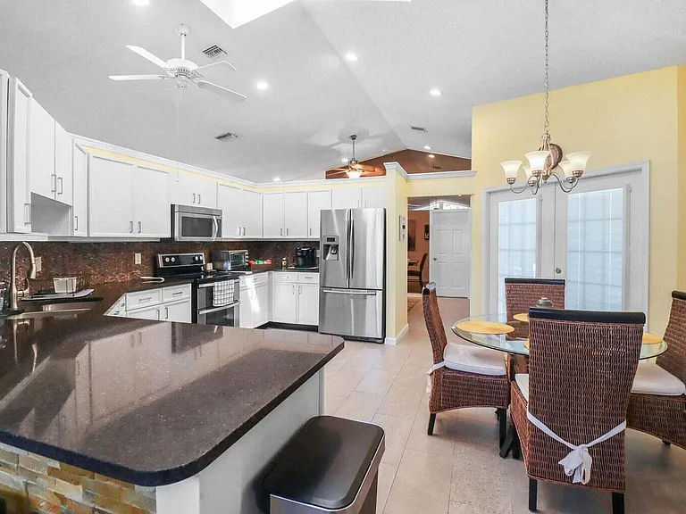 14148 Paddock Dr — Photo 19
