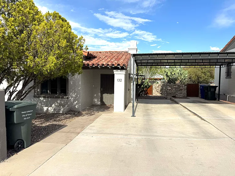 132 N Santa Rita Ave — Photo 2