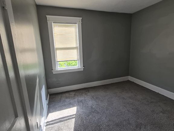 4th image of 11702 Parkview Ave #2